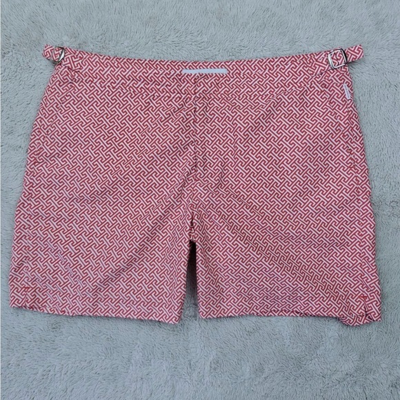 Red Geometric Pattern Bedding Set - Picture 7 of 7